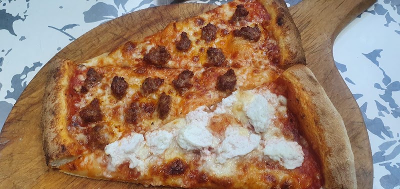pizza parts